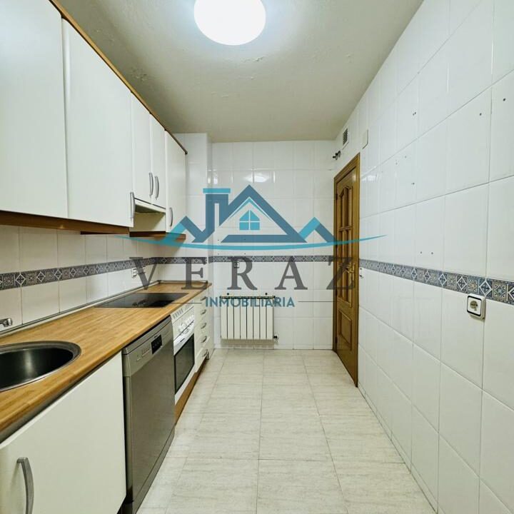 4040219-d81b28d9