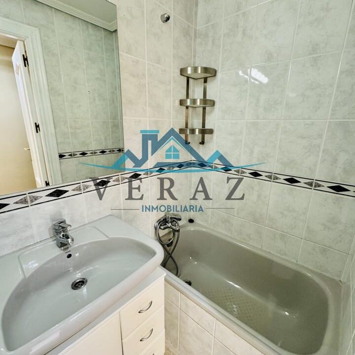 4040219-fb837603