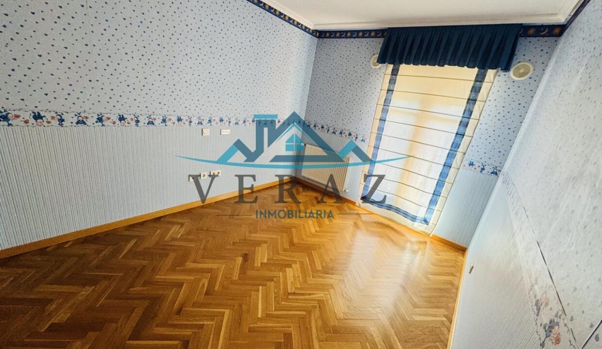 4121779-83de136c